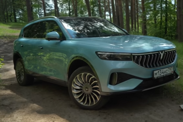 «Известия» протестировали самый мощный и самый доступный китайский гибрид Voyah Free EVR