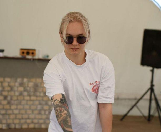 Победительница шоу «Пацанки» Кира Медведева снялась в финальном сезоне сериала «Новенькие»