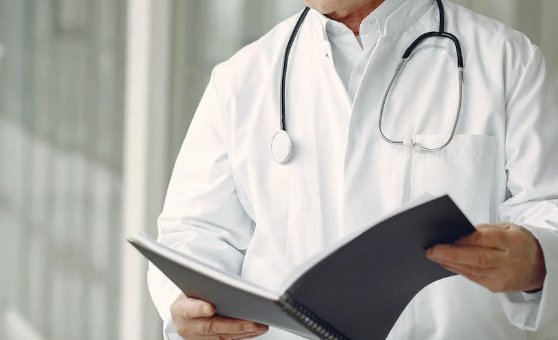 Хирург Умнов назвал допустимую суточную дозу пива