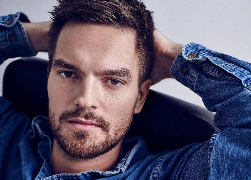 Волков заявил, что не намерен копировать игру Бюрсина из сериала «Постучись в мою дверь»