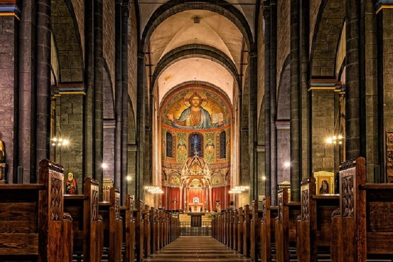 Священник Мичурин предложил вернуть отключённую горячую воду молитвой