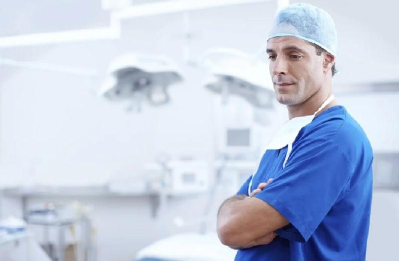 Биолог Панчин перечислил три разновидности вреда альтернативной медицины