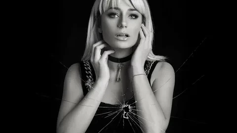 Наталья Гордиенко представит клип на песню «На синих озёрах» - Новая общественная газета