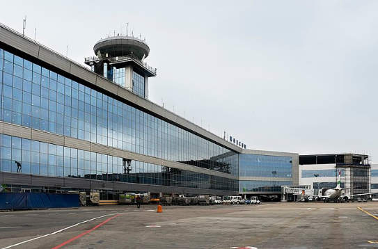 Число задержанных и отмененных рейсов в московских аэропортах перевалило за 60