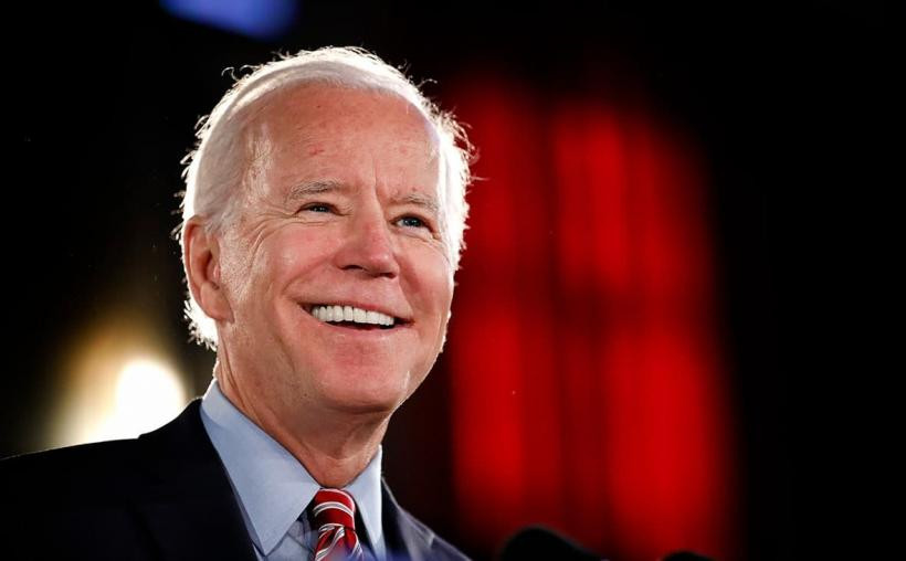 Джо Байден меняет свои планы из-за урагана "Идалия" в США