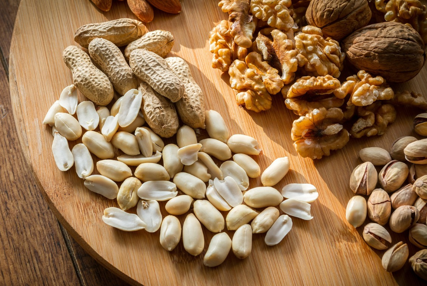 Нутрициолог Строков перечислил снижающие аппетит продукты