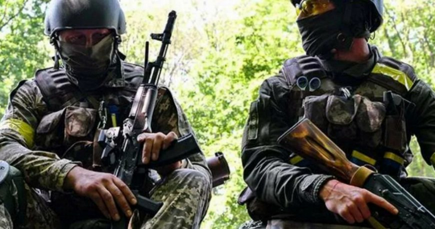 Не щадят даже союзников: Карательные батальоны ВСУ подожгли и расстреляли иностранного наемника