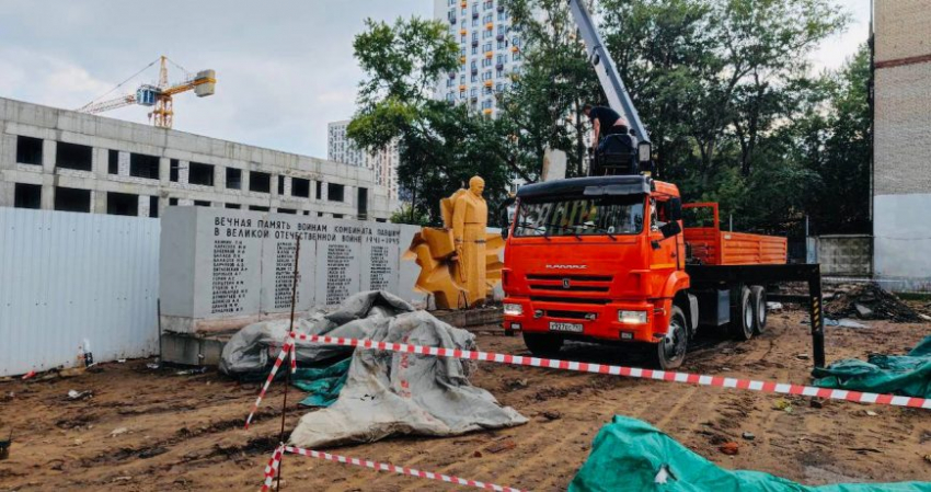 Памятник героям ВОВ перенесут ради строительства ЖК в Москве: как отреагировали люди