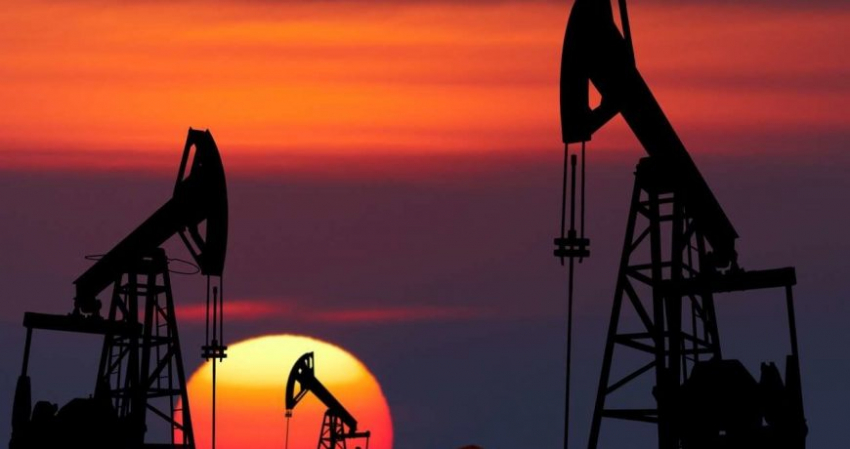 Цены на нефть 2 августа поднялись на 1% на фоне данных о спросе в США