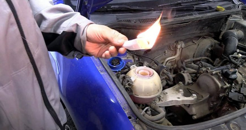 Зачем стоит опускать в расширительный бачок кусок бумаги, для чего это делают