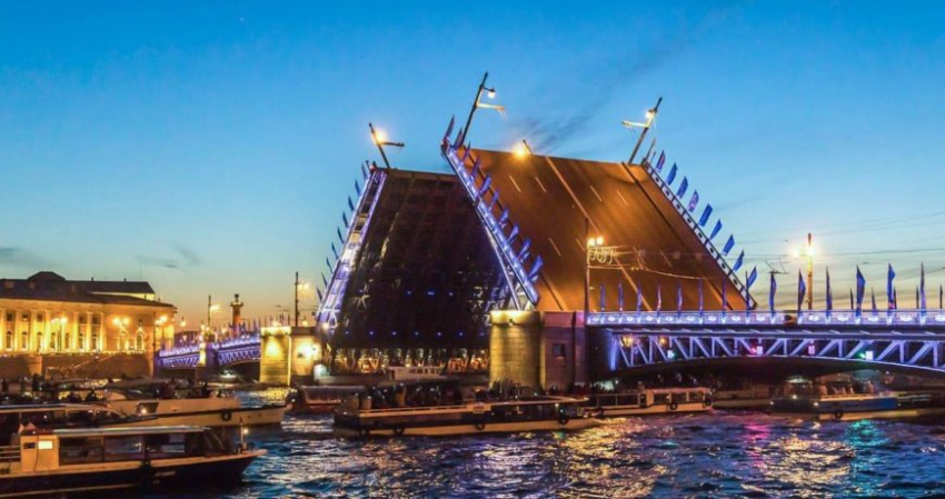 Исследуйте Великую реку: Круизы по Неве в Санкт-Петербурге, преимущества