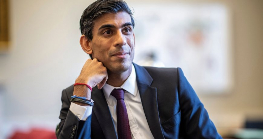 Планы премьер-министра Великобритании по добыче нефти вызвали экстравагантную акцию протеста