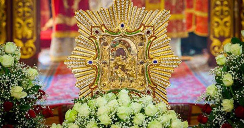 Празднование в честь Почаевской иконы Божией Матери 5 августа, о чем молятся у иконы, молитвы