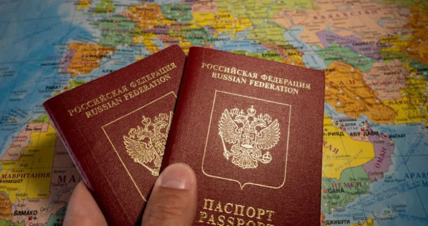 Оголтелая русофобия: Латвия собирается лишить дома тысячи российских граждан