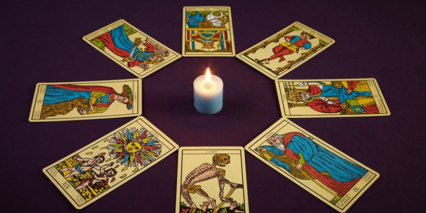 Таро-прогноз на 8 августа 2023 года: представителей каких знаков зодиака будут преследовать препятствия