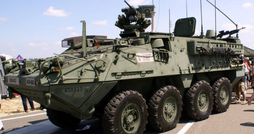 Нанодроны и БТР Страйкер: США отправят Киеву дополнительную военную помощь