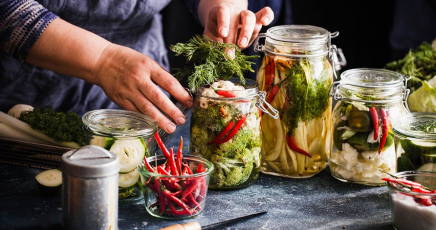 Что консервировать в июле и в августе 2023 года, полезные советы для российских граждан