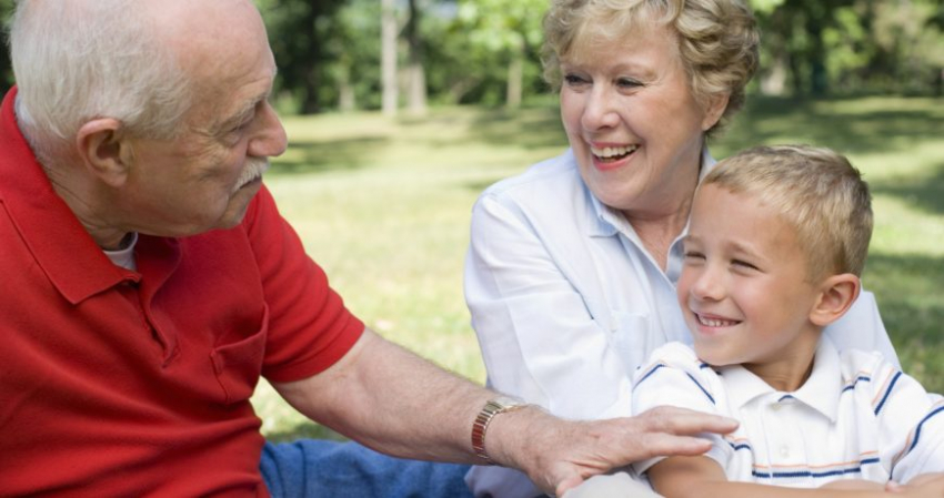 День великолепной бабушки отмечают 23 июля 2023 года: трогательные открытки и поздравления для россиян