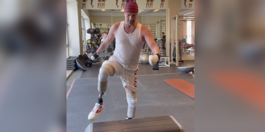 Роману Костомарову установили протезы стоп для бега