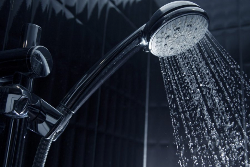 Британец потерял сознание и сломал шею из-за контрастного душа