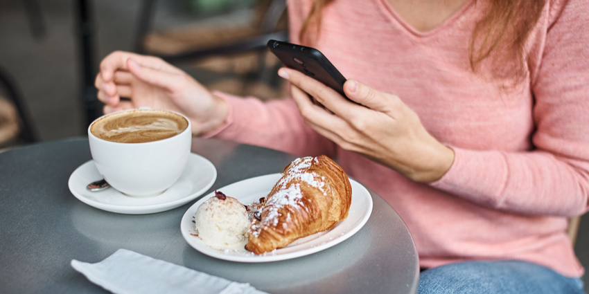 Более 500 кафе и ресторанов: начался новый сезон гастрономического проекта «Московский завтрак» - Новая общественная газета