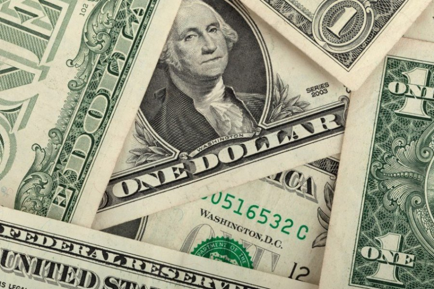 Эксперт Вавилов: Доллар и евро без новых мер в сентябре могут стоить 110 и 120 рублей