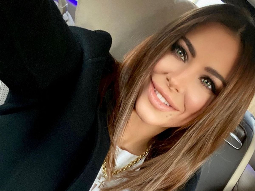 Cобиравшая деньги на ВС Украины певица Ани Лорак выступит в Москве и Санкт-Петербурге