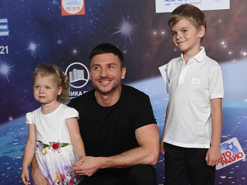 Перечислены российские звезды, ставшие родителями благодаря суррогатным матерям