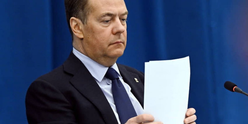 Медведев о предстоящем поражении Запада на Украине