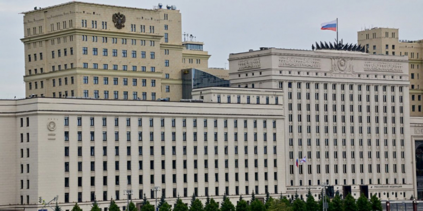 Киевский беспилотник атаковал аэропорт в Новгородской области