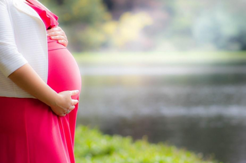 Glamour Magazine: Не знавшая о беременности жительница Великобритании внезапно родила на работе в салоне красоты