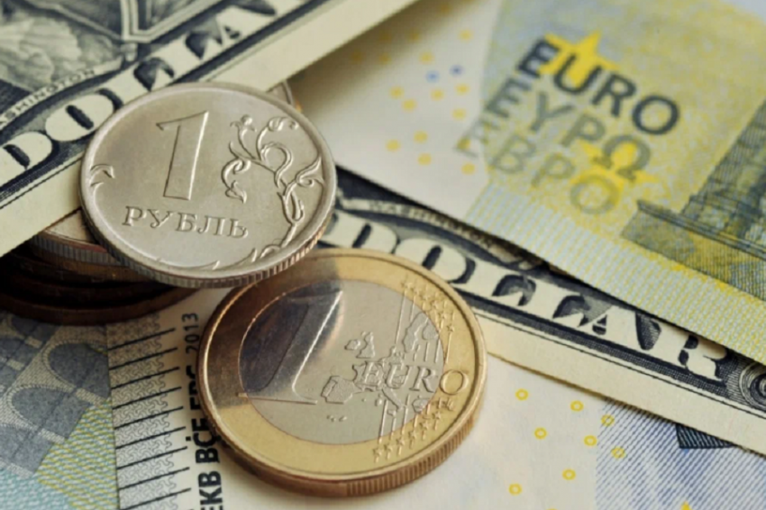 Экономист Григорьев прогнозирует: евро станет дешевле доллара