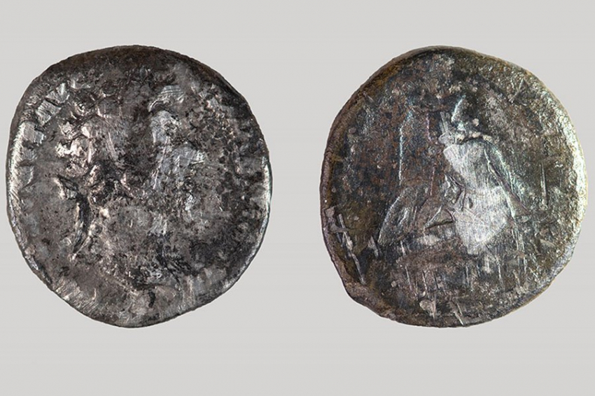 В Германии восьмилетний мальчик нашел в школьной песочнице серебряный денарий возрастом 1800 лет