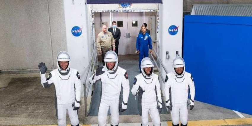 Американский корабль Crew Dragon с россиянином на борту отправился к МКС