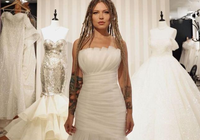 Рита Дакота прокомментировала поцелуй мужа с подружкой невесты на их свадьбе