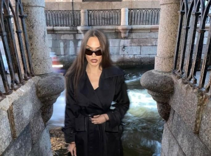 Телеведущая Алёна Водонаева призналась, что ждёт 50 лет, чтобы сделать подтяжку