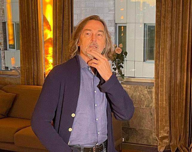 Никас Сафронов перечислил главные недостатки памятника Юрию Шатунову