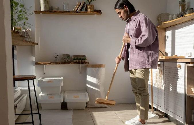 Ученые назвали работу по дому эффективной для защиты от рака