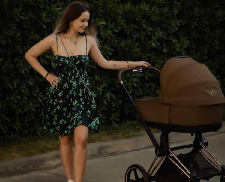 Дочь артистки Славы рассказала, почему скрывает лицо своего ребёнка