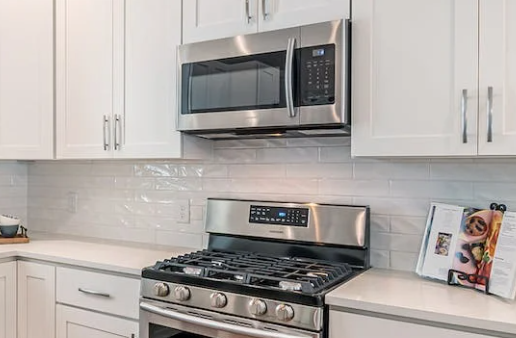 Елена Малышева развеяла мифы об опасности микроволновых печей