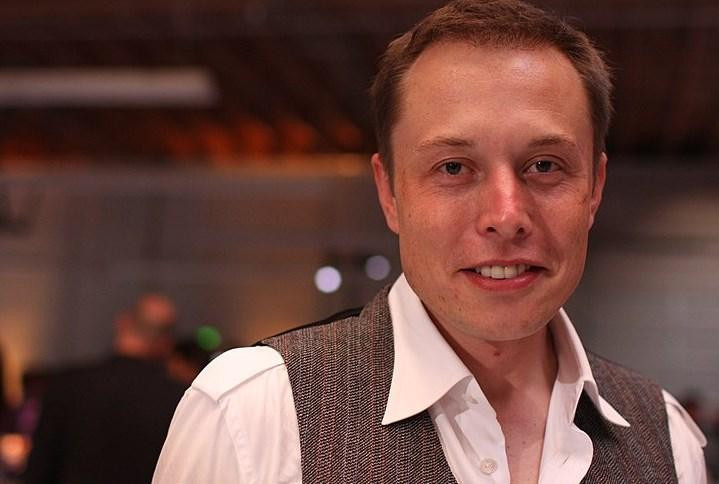 Представитель российской космической организации плюнул в Илона Маска