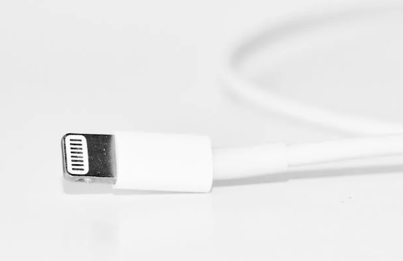 Apple представила переходник с USB-C на Lightning за 29 долларов