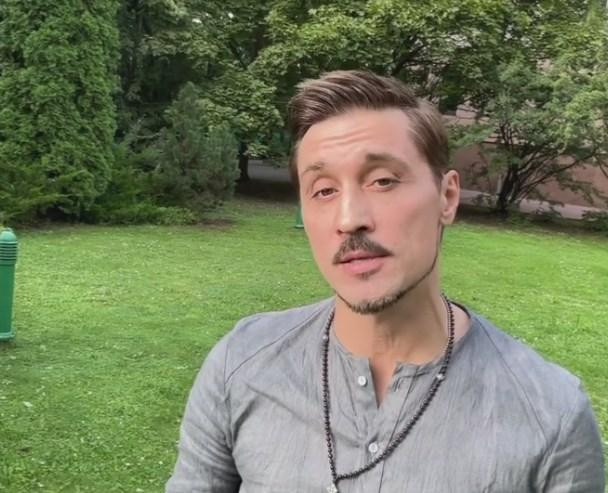 Дима Билан устроил сюрприз для особенных детей в Барнауле