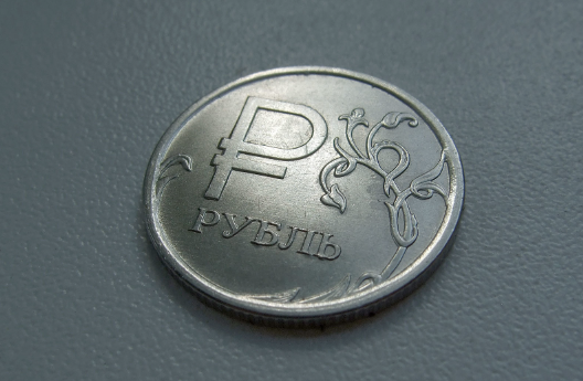 Эксперт Бабин связал обвал курсов евро и доллара с их продажей инвесторами