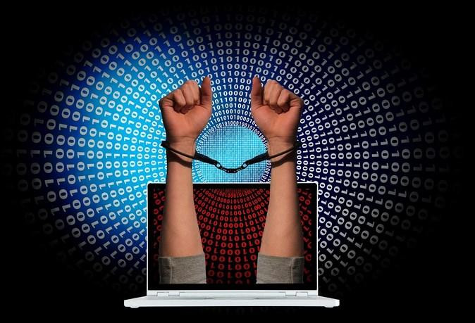 Эксперт Бедеров: Мошенники при вербовке россиян используют угрозы и идеологию