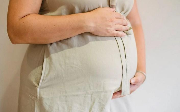 В Ростове врачи приняли роды у не знавшей о беременности женщины