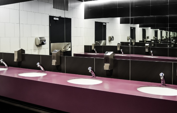 Венеролог Зудилова рассказала о правилах посещения общественных туалетов