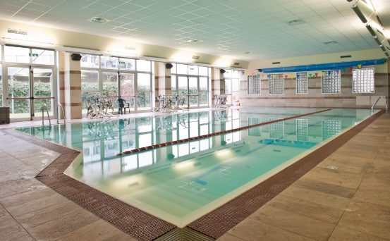 Врач Дубинин назвал признаки отравления хлором после инцидента в подмосковном бассейне