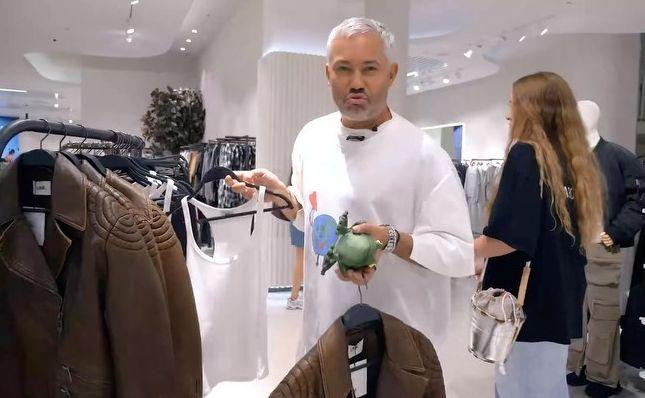 Модный стилист Рогов назвал белые колготы трендом осени 2023 года