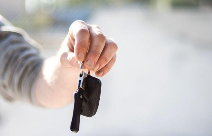 Автоэксперт Солодовник посоветовал россиянам не откладывать покупку машины